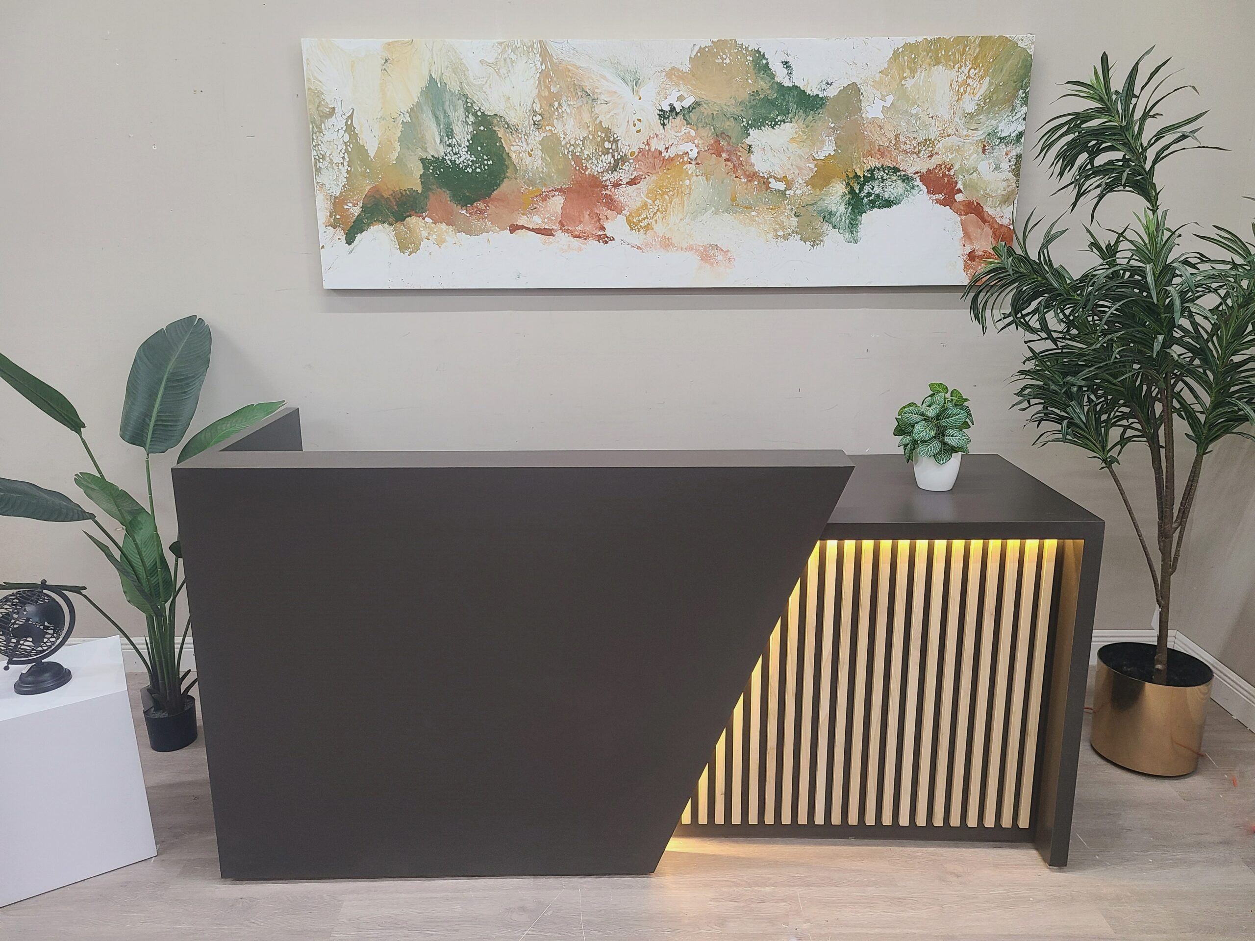 MARAM DESIGN OFFICE Aventurina Reception Desk Storm Gray