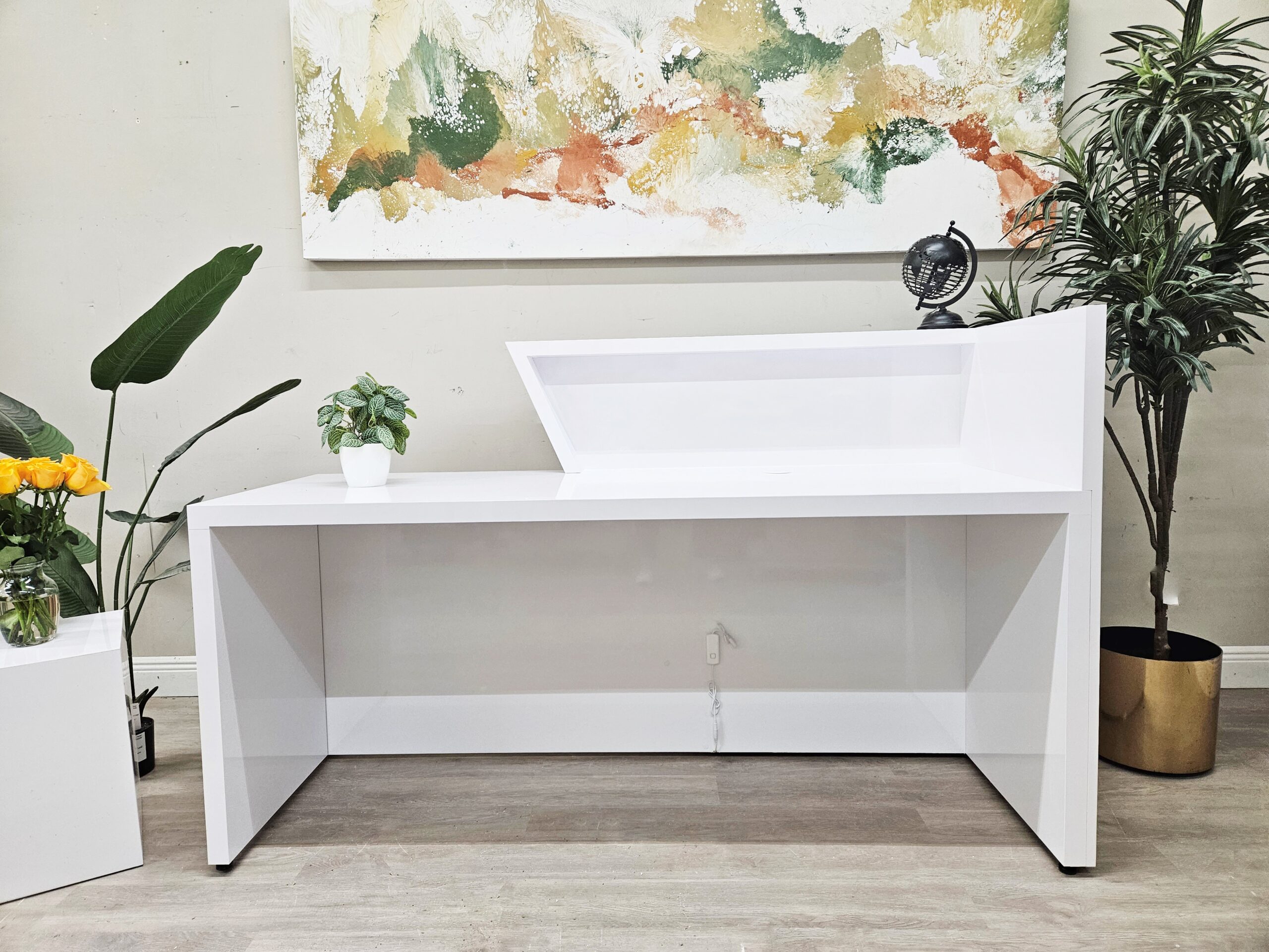 MARAM DESIGN OFFICE Aventurina Reception Desk White