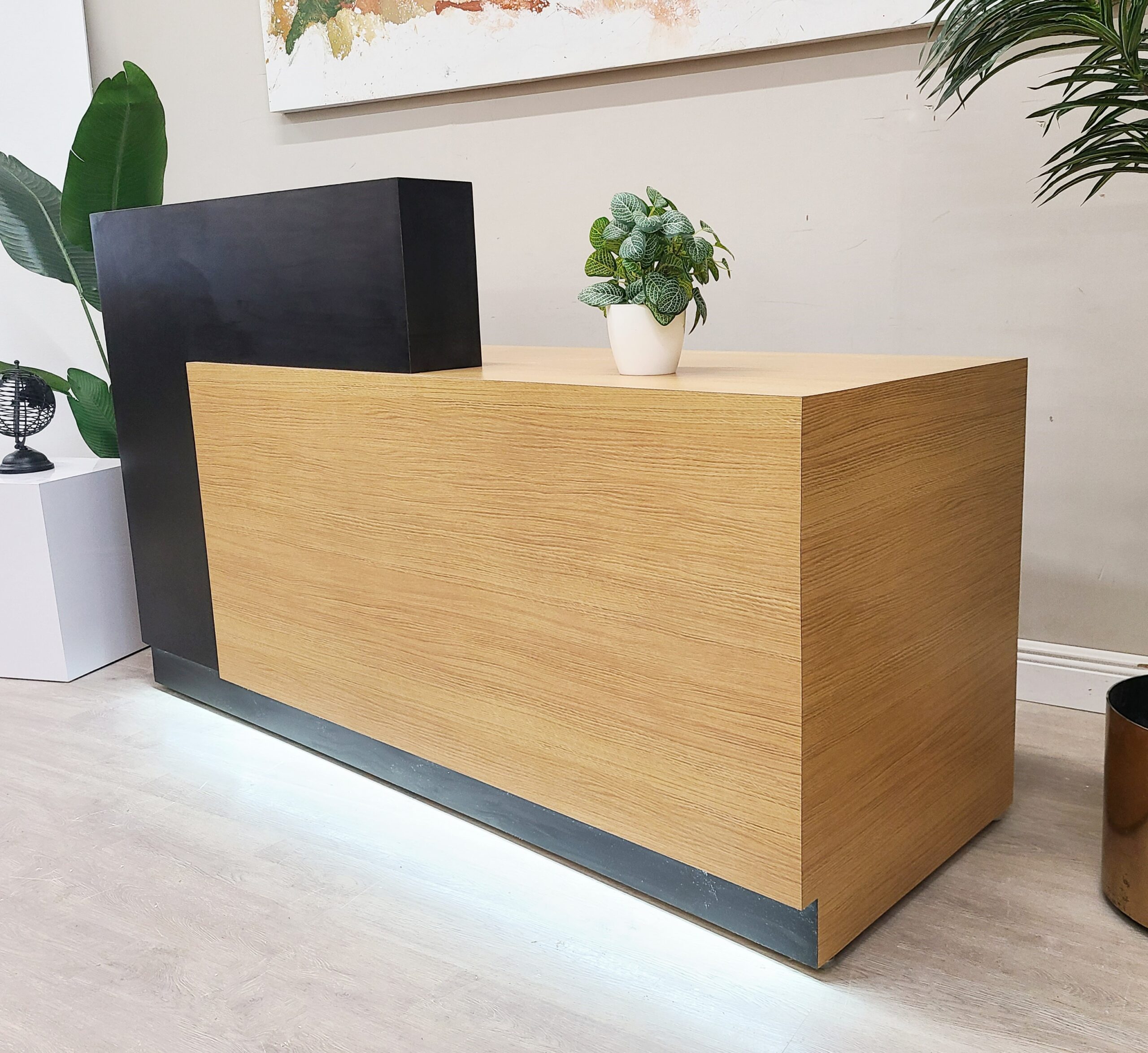 MARAM DESIGN OFFICE Jade Plus Finnish Oak & Black