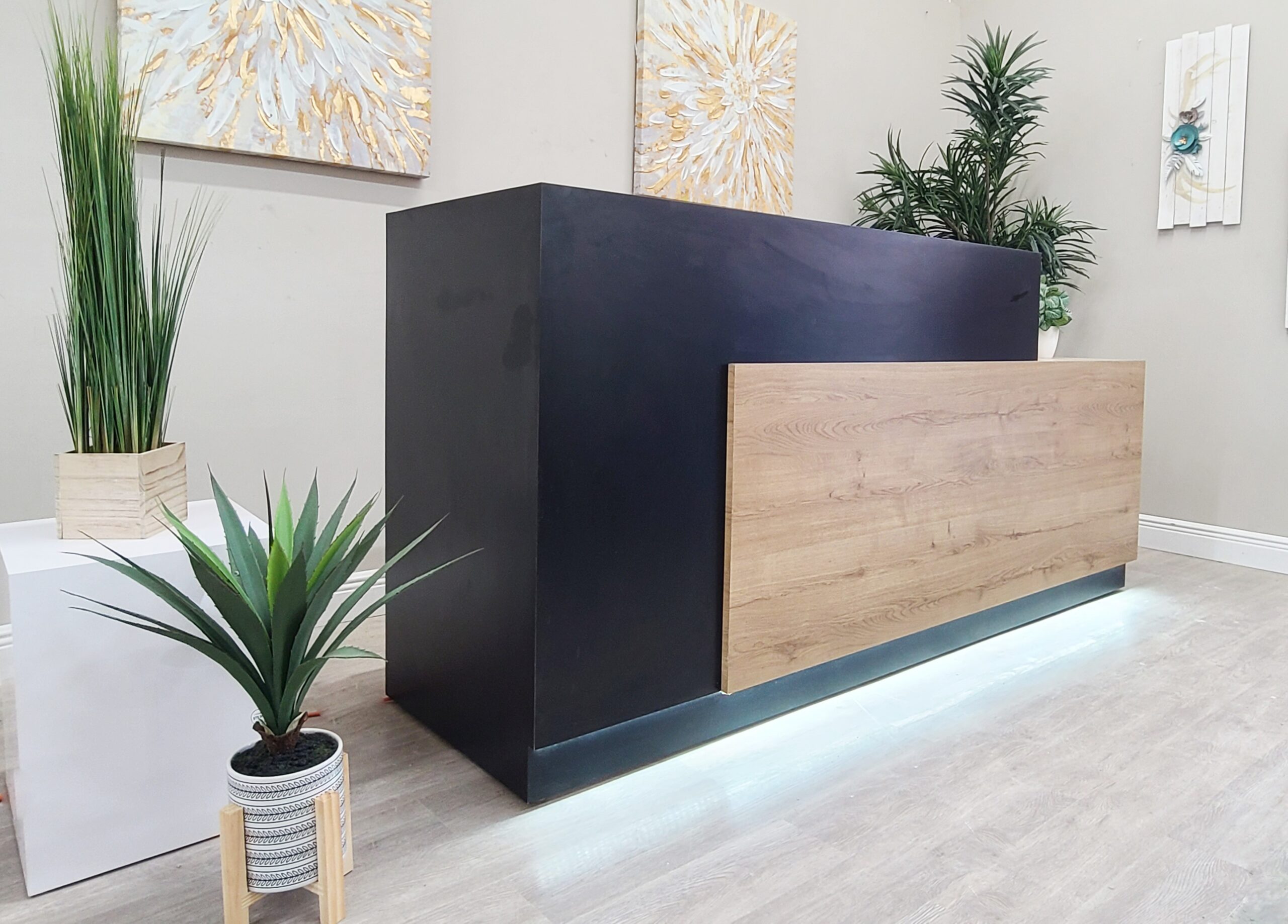 MARAM DESIGN OFFICE Jade Plus Planked & Black