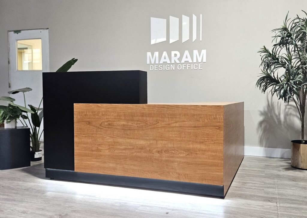 L Shaped Jade Plus Reception desk (Ginger Maple + Matte Black) 44 ...