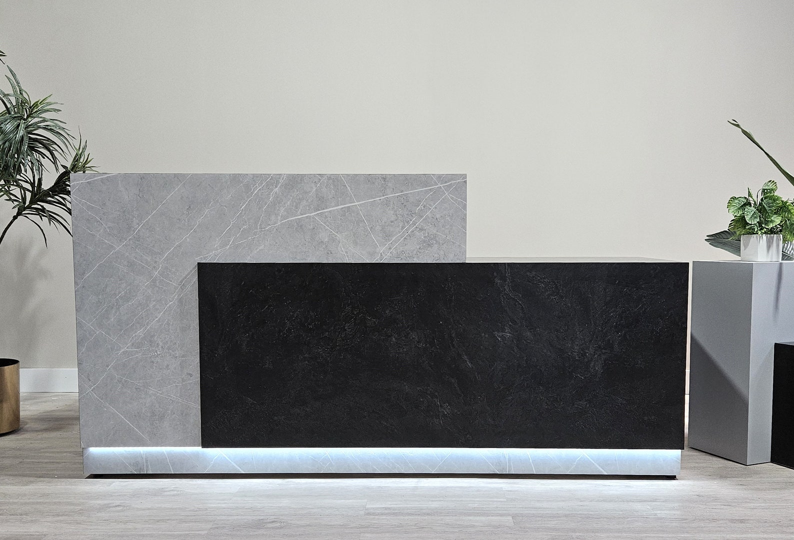 Jade Plus Reception desk (Slate Noir y Pietra Graphite) - Image 2