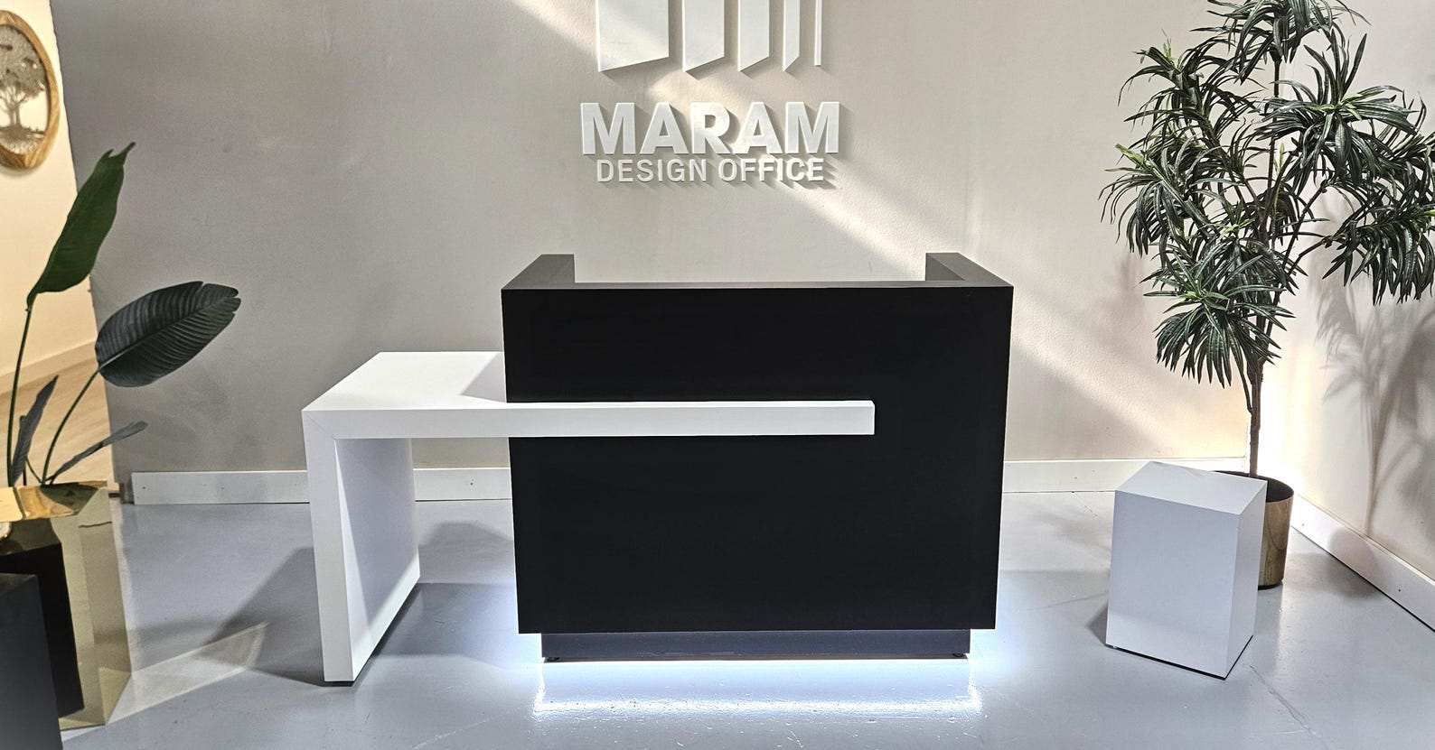 Celestite Reception desk - Image 2