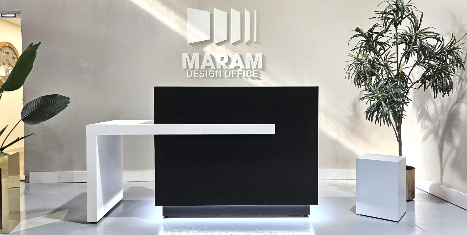 Celestite Reception desk - Image 4