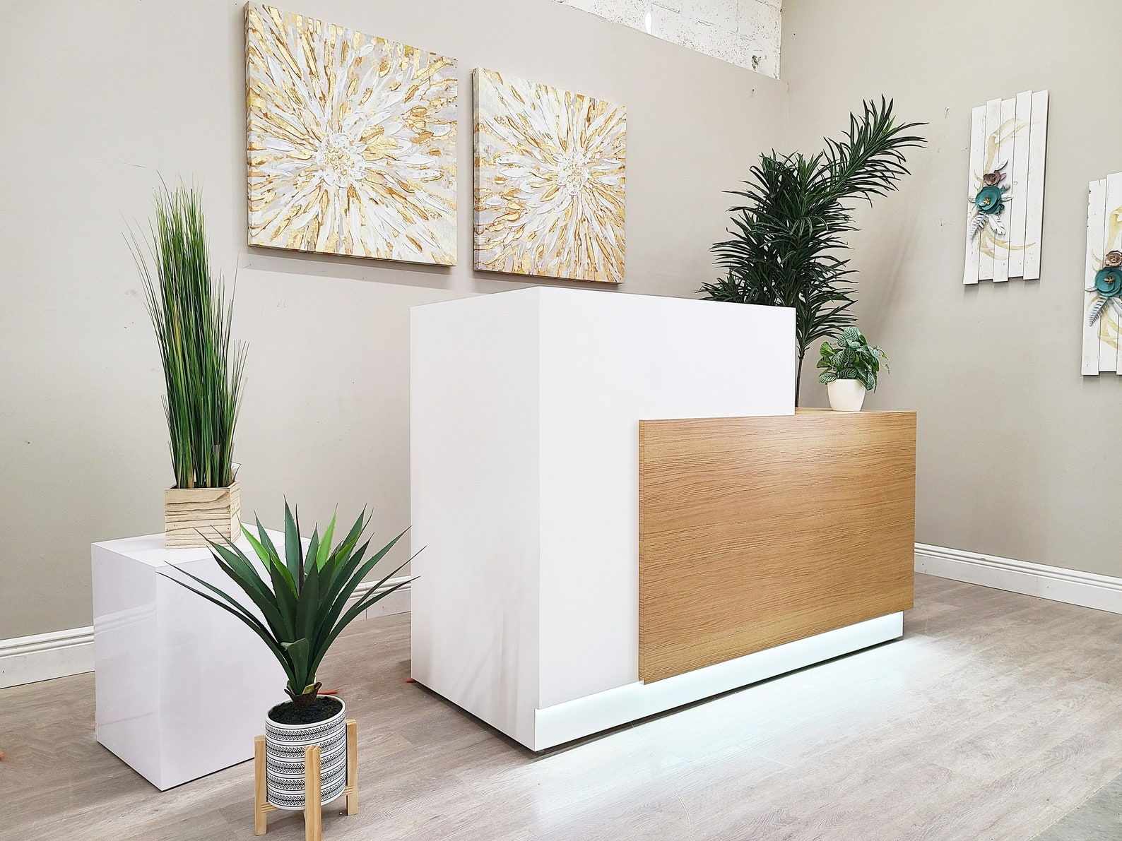 Jade Plus Reception desk (White + Finnish Oak) - Image 7