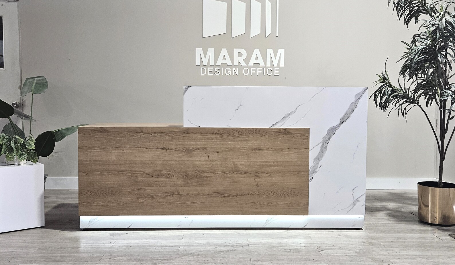 Jade Plus Reception desk (Marble + Planked Urban Oak) - Image 7