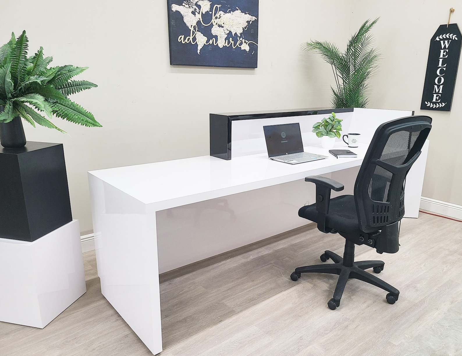 Jade Plus Reception desk ( Gloss White + Gold) Gold Metal laminate has an additional cost. - Image 6